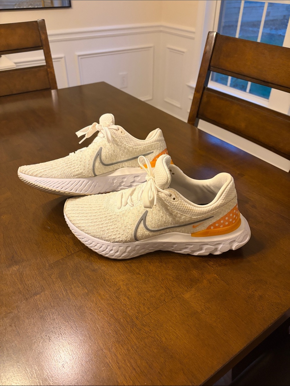 Nike Mens original react infinity flyknit running shoes. Size 9